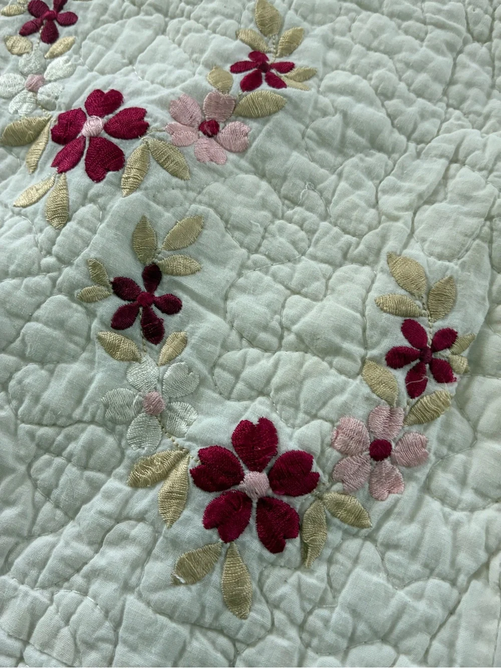 Sunham Home Fashions Full Queen Quilt Cream White Red Floral Embroidered Vine